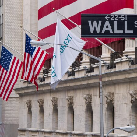 Bitcoin ETF Inflows: What the $2.4B Week Signals